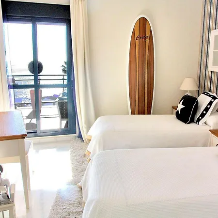 Stunning Beachfront Penthouse * אסטפונה